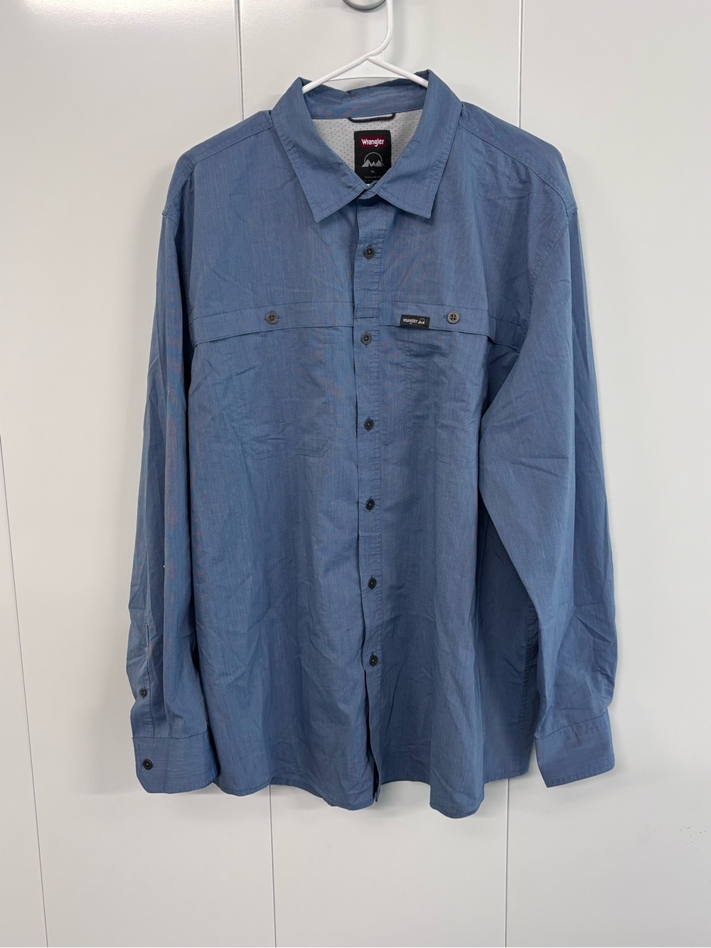 Wrangler Men's Blue Long Sleeve Button Down Shirt XL Regular Fit Outdoor Travel